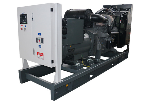 Silent Wassergekühlter Perkins Dieselgenerator mit Hauptleistung 400kw / 500kva